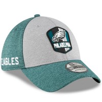 Men's Philadelphia Eagles New Era Heather Gray/Midnight Green 2018 NFL Sideline Road Official 39THIRTY Flex Hat 3058249